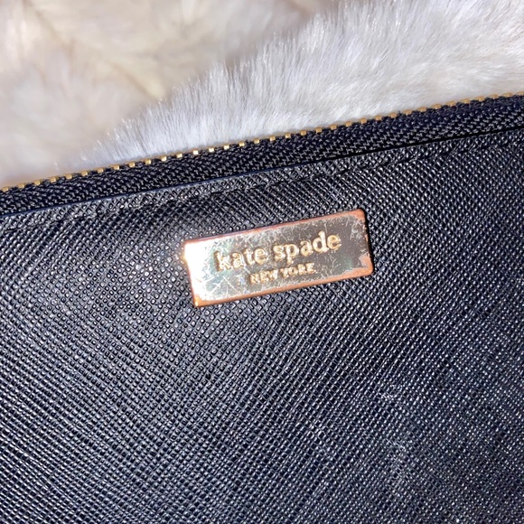 Lighty used kate spade wallet - Picture 4 of 4